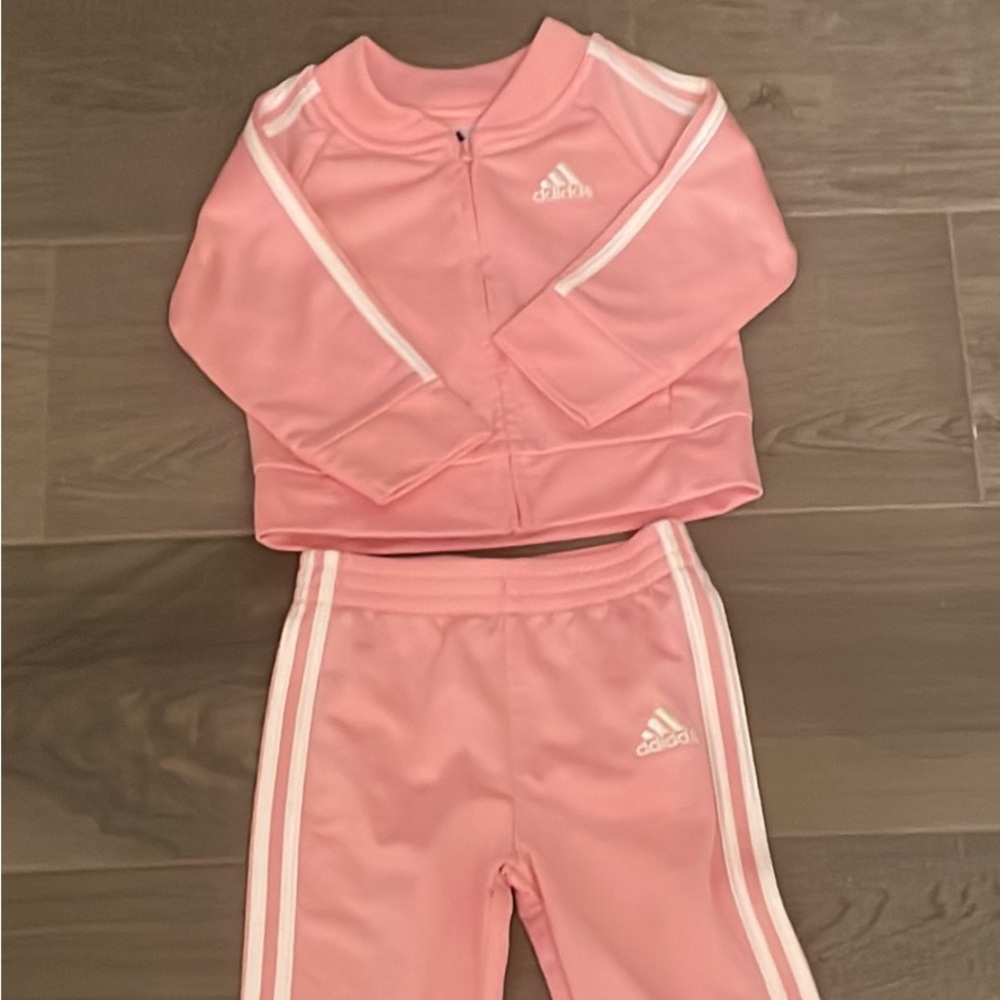12 month polyester baby girl outfit. Worn 1 time.